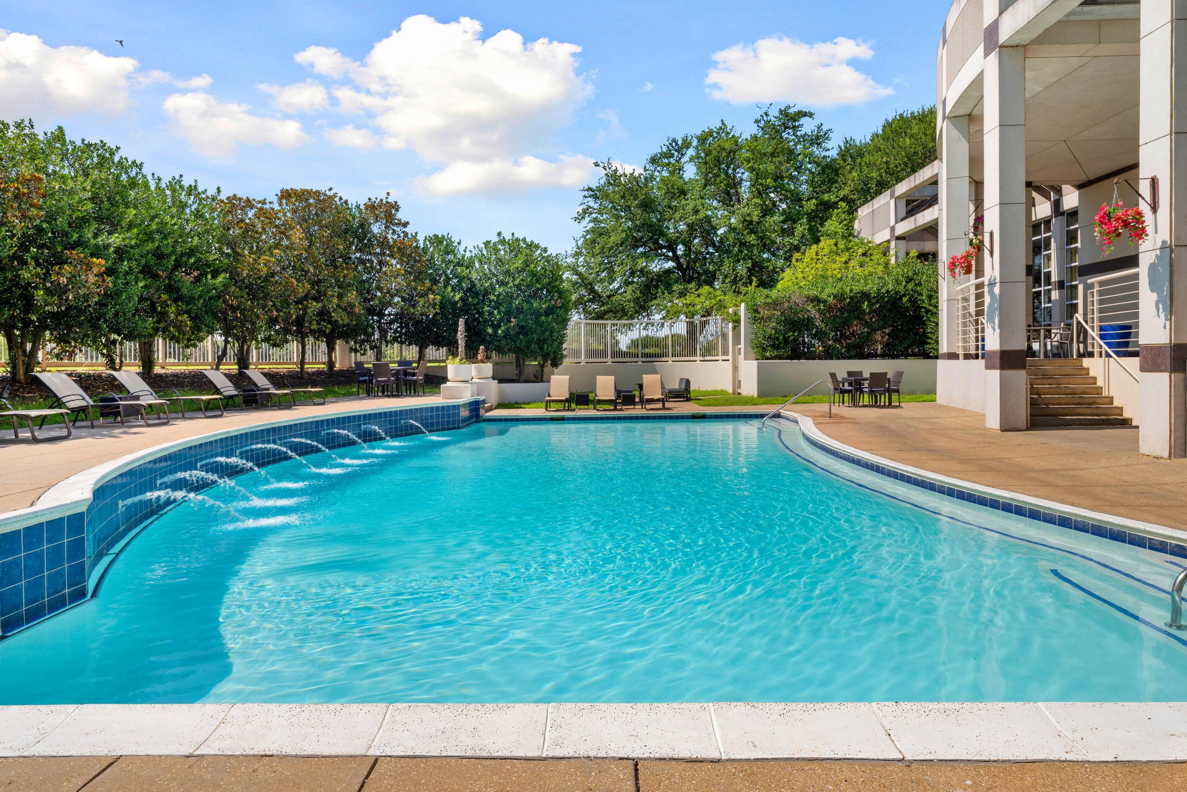 פרמרס בראנץ' Renaissance Dallas North Hotel מראה חיצוני תמונה