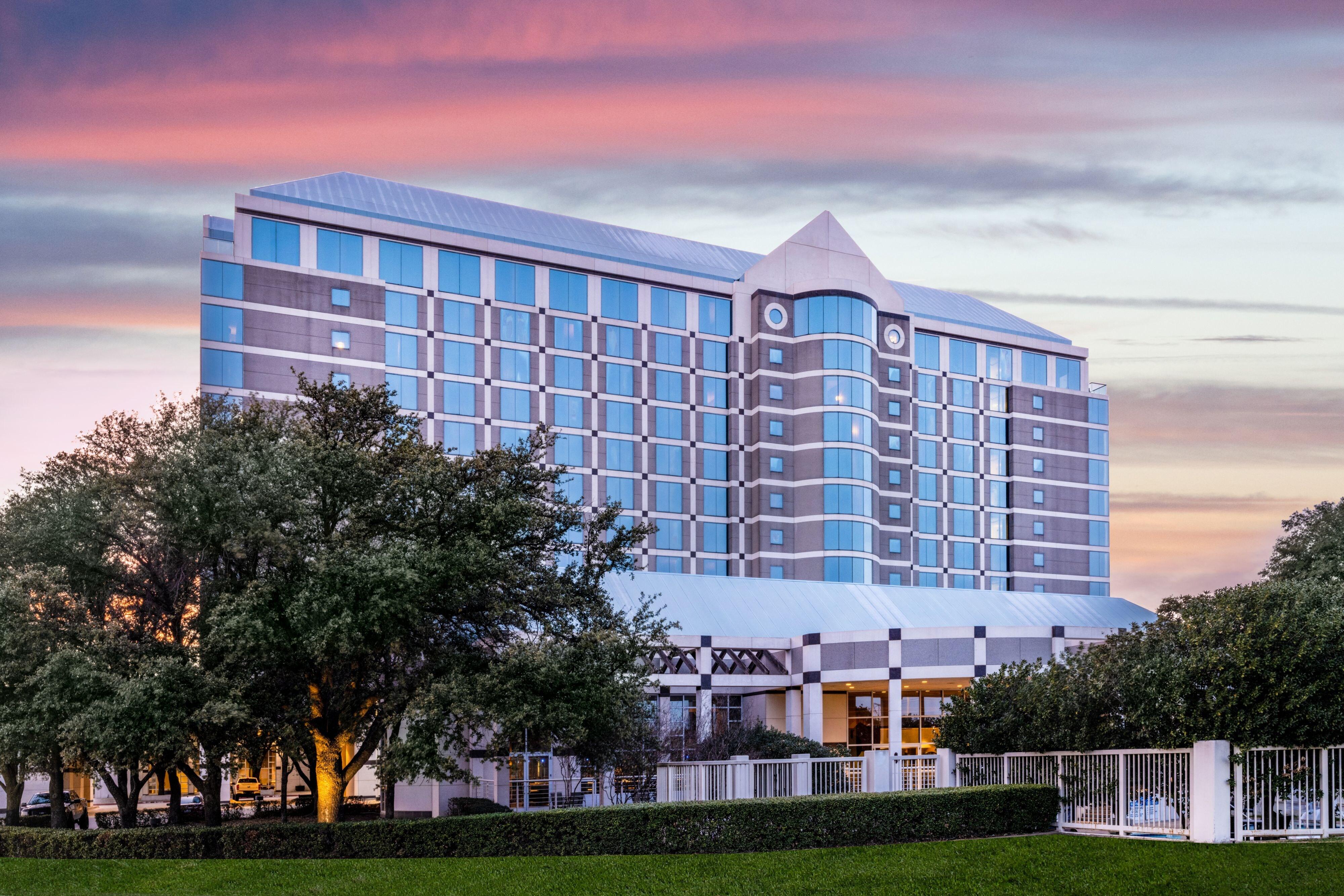 פרמרס בראנץ' Renaissance Dallas North Hotel מראה חיצוני תמונה